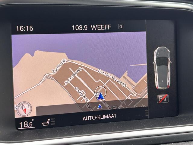 Volvo V40 2.0 T4 Business Sport Panorama dak / leer / park assist camera / Navigatie / stoelverwarming