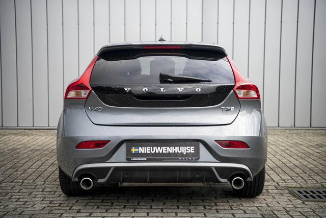 Volvo V40 T3 Benzine R-Design | Stoel verwarming | 17" | Parkeer camera | Led koplampen | Parkeer sensoren | Cruise control |
