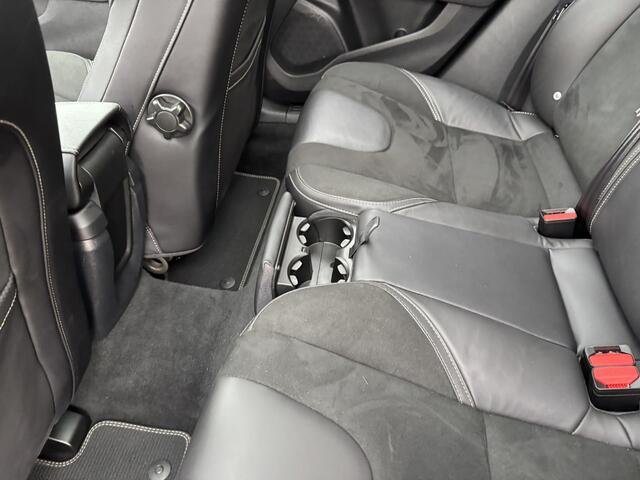 Volvo V40 1.5 T3 Polar+ R-Design Sport / NL Auto / Navi / Camera / Stoelverwarming / Panoramadak /