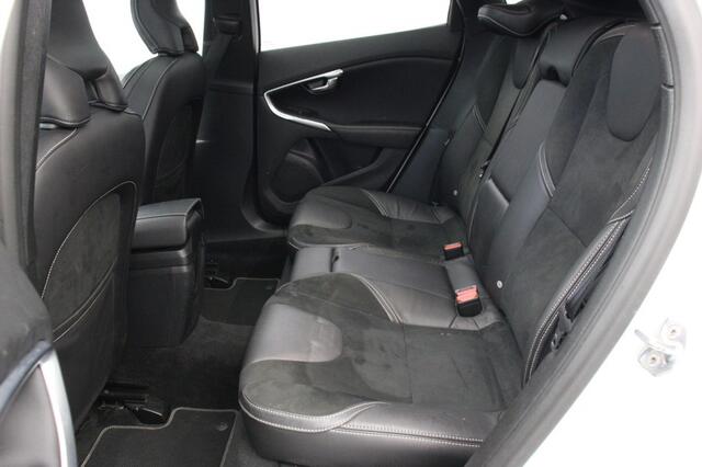 Volvo V40 1.5 T3 Polar+ Sport Automaat - Panorama, Camera, Half Leer, Stoelverw.