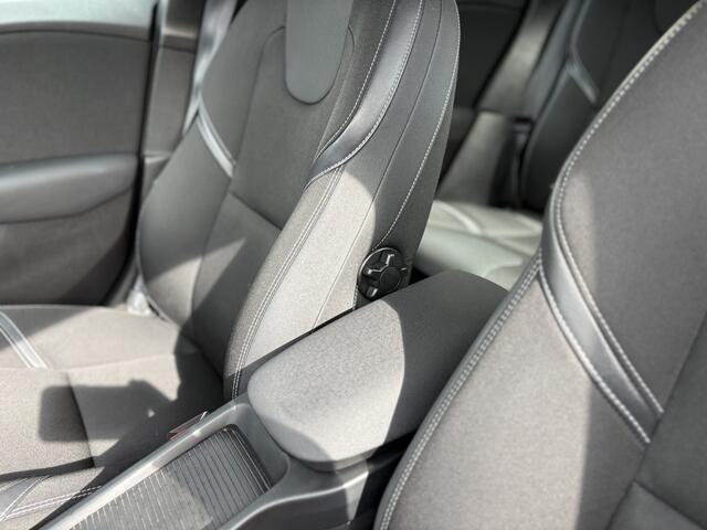 Volvo V40 2.0 T3 Momentum, 18 inch, climate/cruise/navi