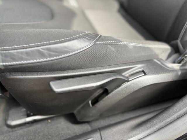 Volvo V40 2.0 T3 Momentum, 18 inch, climate/cruise/navi