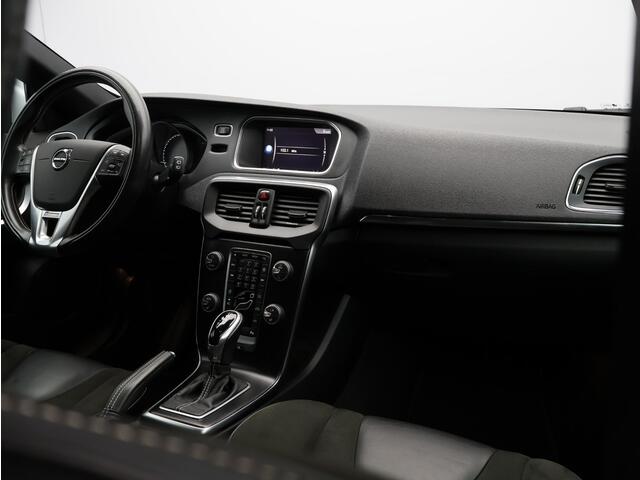 Volvo V40 T5 245pk R-Design / Stoel+voorruitverwarming / Park assist v+a+camera / Privacy glass / 19" Artio / Elektr. bed. stoelen