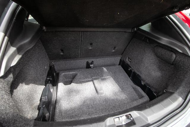 Volvo V40 1.5 T3 Nordic+ | All season banden