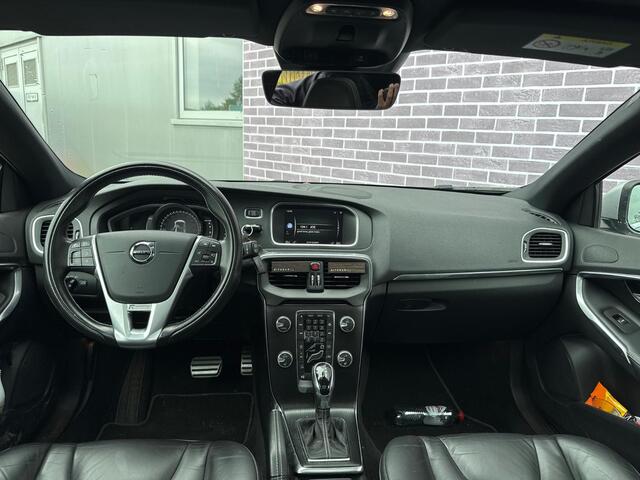 Volvo V40 1.5 T3 Polar+ Sport | R-Design | Parkeerverwarming | Panoramadak | Achteruitrijcamera | Parkeersensoren | Lederen Bekleding | Harman Kardon Audio | Stoelverwarming