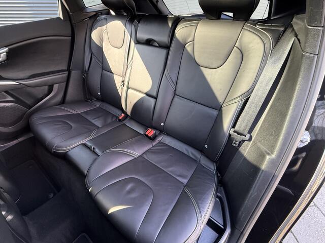Volvo V40 BWJ 2018 | 2.0 D3 150PK R-DESIGN | TREKHAAK | PANO DAK | LEER | CAMERA A | CLIMA | NAVI | STOELVERW | PREMIUM AUDIO