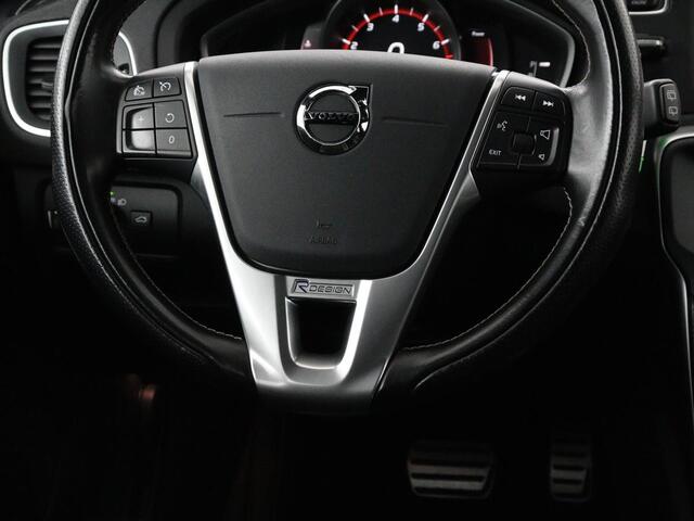 Volvo V40 1.5 T3 Polar+ Sport | Panoramadak | Stoelverwarming | Leder/Alcantara | Standkachel | Camera | Park Assist | Navigatie | Full LED | Keyless | Climate control | Bluetooth | Cruise control | R Design