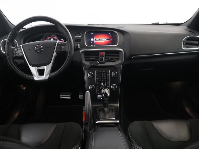 Volvo V40 1.5 T3 Polar+ Sport | Panoramadak | Navigatie | Parkeercamera | Climate Control | Cruise Control | Stoelverwarming |
