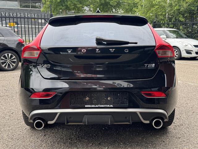 Volvo V40 1.5 T2 R-Design // NAVI // CRUISE // LED // PDC // TREKHAAK // STOELVERWARMING //