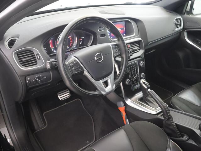 Volvo V40 1.5 T3 Polar+ Sport | Panoramadak | Navigatie | Parkeercamera | Climate Control | Cruise Control | Stoelverwarming | Keyless Entry/Go |