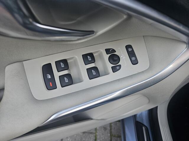 Volvo V40 1.5 T2 Edition+