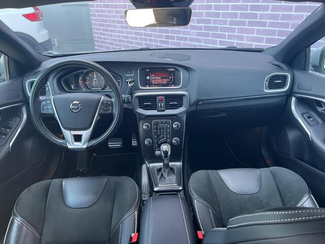 Volvo V40 1.5 T3 Polar+ Sport | Harman & Kardon | Panorama dak | Stoelverwarming | Keyless entry | Dealer onderhouden |
