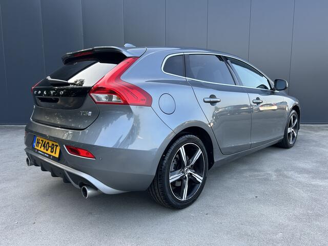 Volvo V40 1.5 T3 AUTOMAAT Polar+ Sport 1e EIGENAAR PANO DAK CAMERA HARMAN KARDON PARK ASSIST LED NAVI