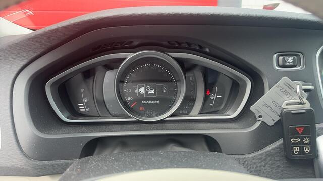 Volvo V40 2.0 T2 Nordic+ TREKHAAK / STANDKACHEL / FULL LED / STOELVERW / NAVI / CLIMA / PDC / BLUETOOTH / CRUISE / NL-AUTO