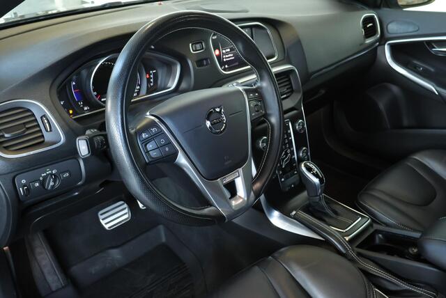 Volvo V40 1.5 T3 Polar+ Sport | Standkachel | Keyless Entry | Harman Kardon Premium Audio | Elektrisch Verstelbare Bestuurdersstoel | Panoramadak | Achteruitrijcamera |