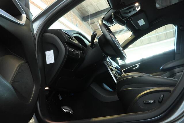 Volvo V40 1.5 T3 Polar+ Sport | Standkachel | Keyless Entry | Harman Kardon Premium Audio | Elektrisch Verstelbare Bestuurdersstoel | Panoramadak | Achteruitrijcamera |