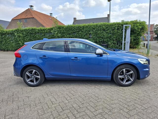 Volvo V40 2.0 D2 Nordic+ R-DESIGN