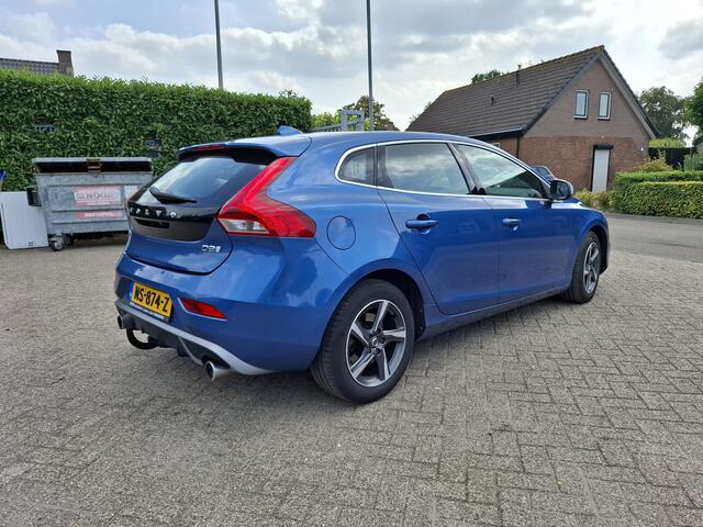 Volvo V40 2.0 D2 Nordic+ R-DESIGN