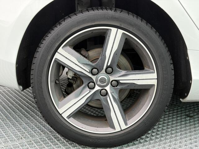 Volvo V40 1.5 T3 Polar+ Sport Automaat / Panoramadak / Leder-nubuck / Climate control /Cruise control / Parkeercamera / Stoelverwarming voor / Harman Kardon audio /Extra getint glas achter