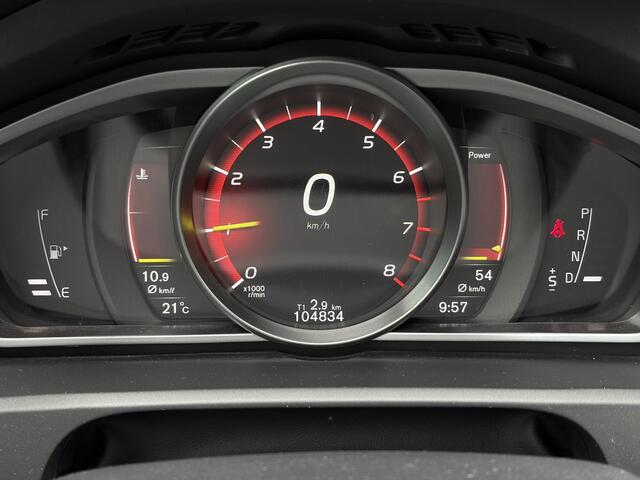 Volvo V40 1.5 T3 Polar+ Sport Automaat / Panoramadak / Leder-nubuck / Climate control /Cruise control / Parkeercamera / Stoelverwarming voor / Harman Kardon audio /Extra getint glas achter