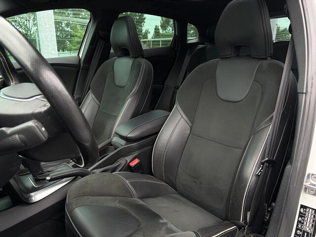 Volvo V40 1.5 T3 Polar+ Sport Automaat / Panoramadak / Leder-nubuck / Climate control /Cruise control / Parkeercamera / Stoelverwarming voor / Harman Kardon audio /Extra getint glas achter