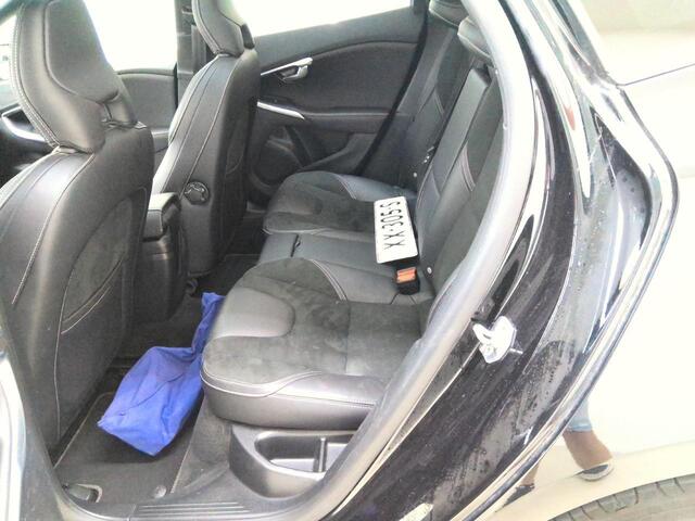 Volvo V40 1.5 T3 Polar+ Sport | Trekhaak | DAB | Harman/Kardon | Keyless entry/start | Panoramadak | Regensensor | stoelverwarming | Parkeercamera | Parkeersensoren V+A |
