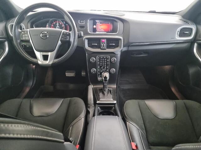 Volvo V40 1.5 T3 Polar+ Sport | Elektrisch Verwarmbare voorruit| DAB | Harman/Kardon | Keyless entry/start | Panoramadak | Regensensor | stoelverwarming | Parkeercamera | Parkeersensoren V+A |