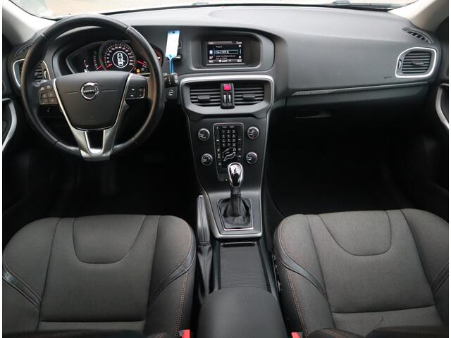 Volvo V40 CROSS COUNTRY 1.5 T3 Momentum Automaat