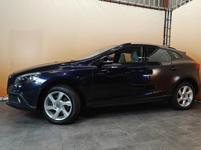 Volvo V40 CROSS COUNTRY 2.0 T3 Momentum dealer onderhouden navigatie
