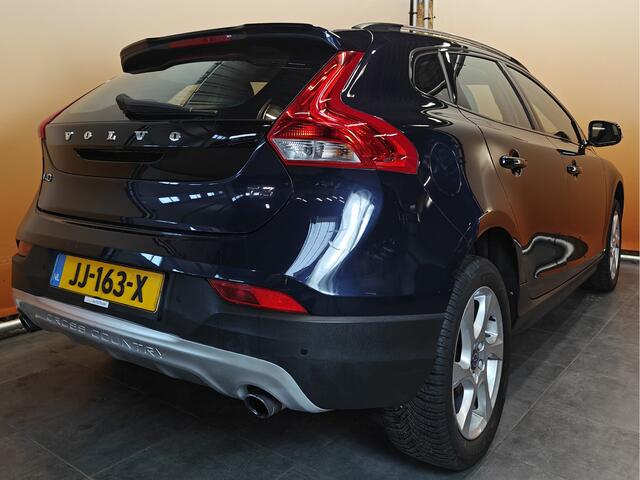 Volvo V40 CROSS COUNTRY 2.0 T3 Momentum dealer onderhouden navigatie