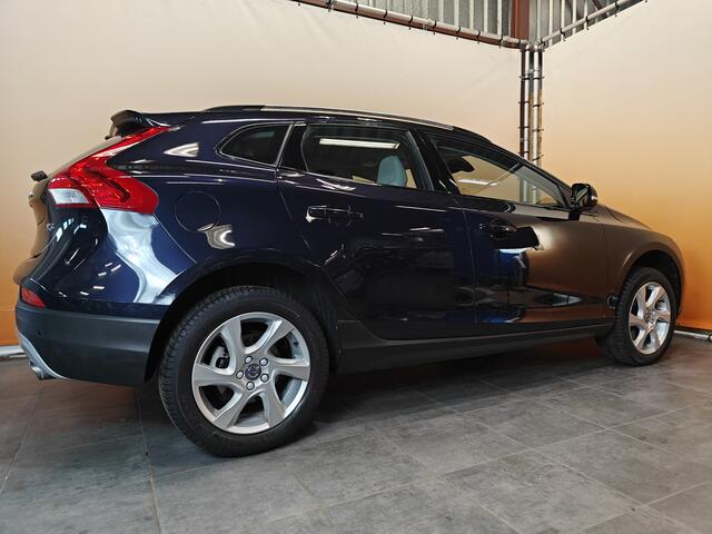 Volvo V40 CROSS COUNTRY 2.0 T3 Momentum dealer onderhouden navigatie