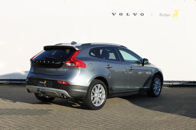 Volvo V40 CROSS COUNTRY T3 152Pk Automaat Polar+ Luxury Lederen Bekleding / Standkachel / Verwarmbare voorruit / Trekhaak / Elektrisch verstelbare bestuurdersstoel met geheugen