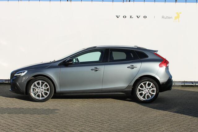 Volvo V40 CROSS COUNTRY T3 152Pk Automaat Polar+ Luxury Lederen Bekleding / Standkachel / Verwarmbare voorruit / Trekhaak / Elektrisch verstelbare bestuurdersstoel met geheugen