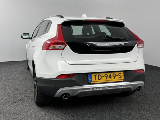 Volvo V40 CROSS COUNTRY 1.5 T3 Edition+ | Bluetooth | Navigatie