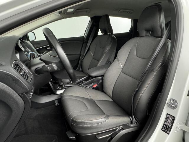 Volvo V40 CROSS COUNTRY 1.5 T3 Edition+ | Bluetooth | Navigatie