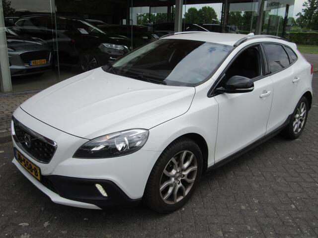 Volvo V40 CROSS COUNTRY 2.0 T3 Momentum, trekhaak,clima (occasion)