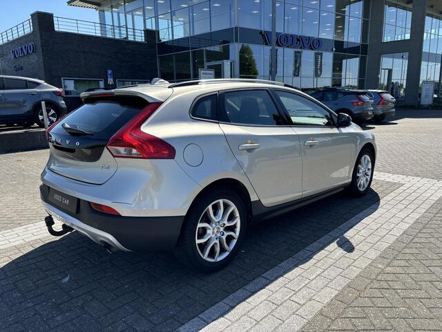 Volvo V40 CROSS COUNTRY 2.0 T3 Nordic+ | Standkachel | BLIS | Trekhaak