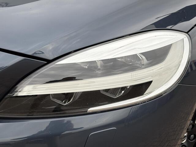Volvo V40 CROSS COUNTRY 2.0 D2 Nordic+ | Adaptieve cruise control | BLIS | Trekhaak |verwarmde voorstoelen | Voorruit verwarming | standkachel | All Season |