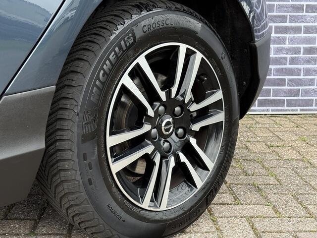Volvo V40 CROSS COUNTRY 2.0 D2 Nordic+ | Adaptieve cruise control | BLIS | Trekhaak |verwarmde voorstoelen | Voorruit verwarming | standkachel | All Season |