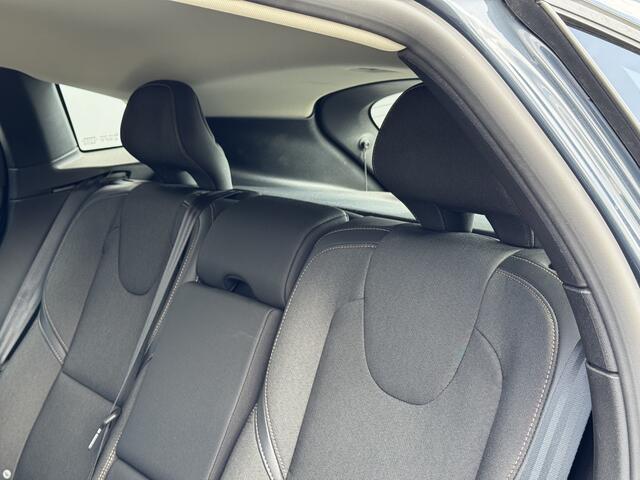 Volvo V40 CROSS COUNTRY 1.5 T3 Nordic+ | Nieuw binnen | Stoelverwarming | Boekjes + sleutels