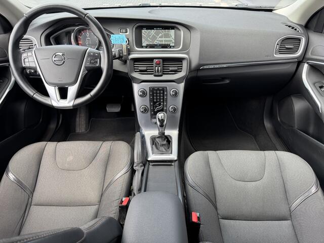 Volvo V40 CROSS COUNTRY 1.5 T3 Nordic+ | Nieuw binnen | Stoelverwarming | Boekjes + sleutels