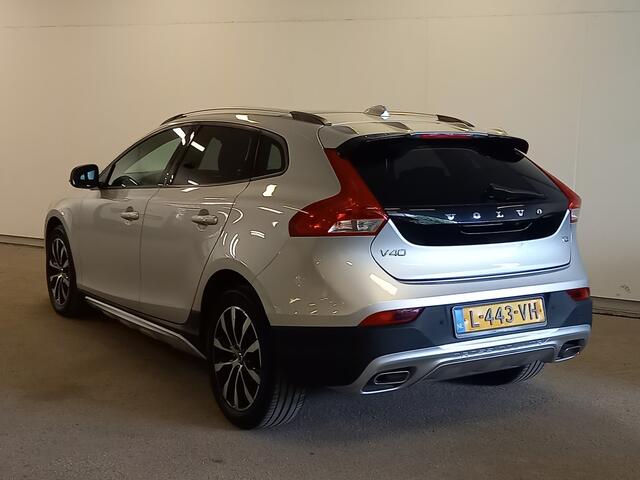 Volvo V40 CROSS COUNTRY 1.5 T3 Polar+ Luxury | Navigatie | Comfort stoelen leder | Camera | Panorama dak |