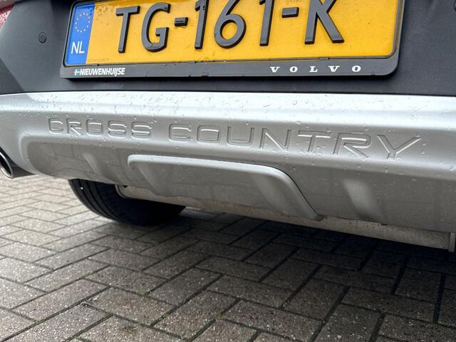 Volvo V40 CROSS COUNTRY 1.5 T3 Dynamic Edition | Trekhaak | Stoelverwarming | Cruise Control | Climate Control | Parkeersensoren | Dealeronderhouden |