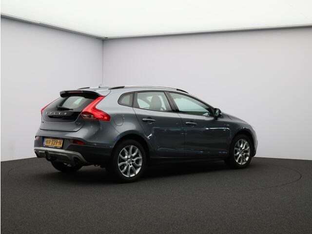 Volvo V40 CROSS COUNTRY 2.0 T3 Nordic+ / Trekhaak / Standkachel / Stoel+voorruitverwarming
