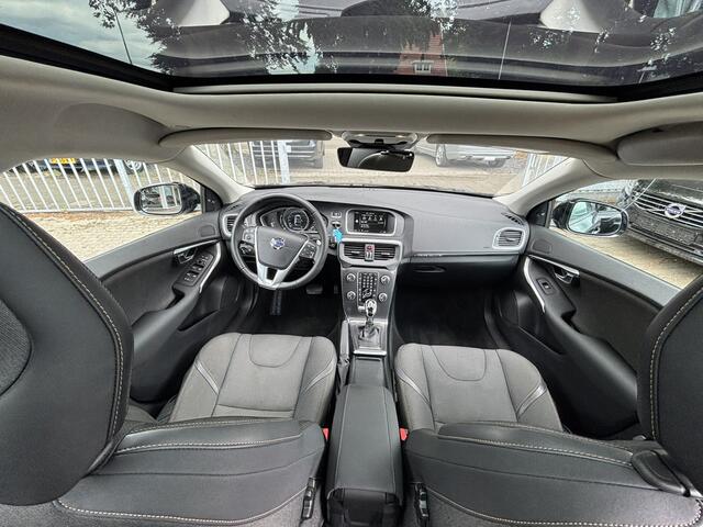 Volvo V40 CROSS COUNTRY 2.0 T4 AWD ACC Panorama BLIS PDC camera