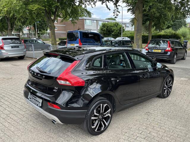 Volvo V40 CROSS COUNTRY 2.0 T4 AWD ACC Panorama BLIS PDC camera