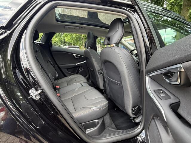 Volvo V40 CROSS COUNTRY 2.0 T4 AWD ACC Panorama BLIS PDC camera