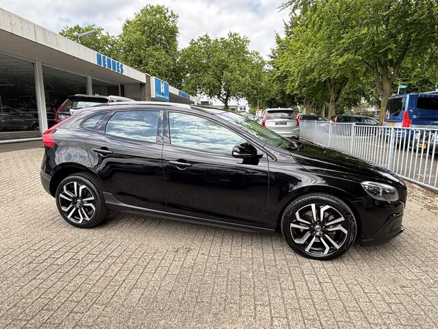 Volvo V40 CROSS COUNTRY 2.0 T4 AWD ACC Panorama BLIS PDC camera