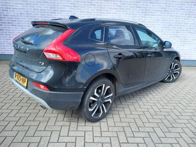 Volvo V40 CROSS COUNTRY 1.5 T3 Summum | Harman Kardon | Stoelverw. | Navigatie | Parkeersensoren V+A | Achteruitrijcamera