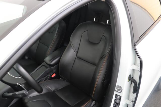 Volvo V40 CROSS COUNTRY 1.5 T3 Polar+ Luxury Pano-dak Adapt.Cruise Camera